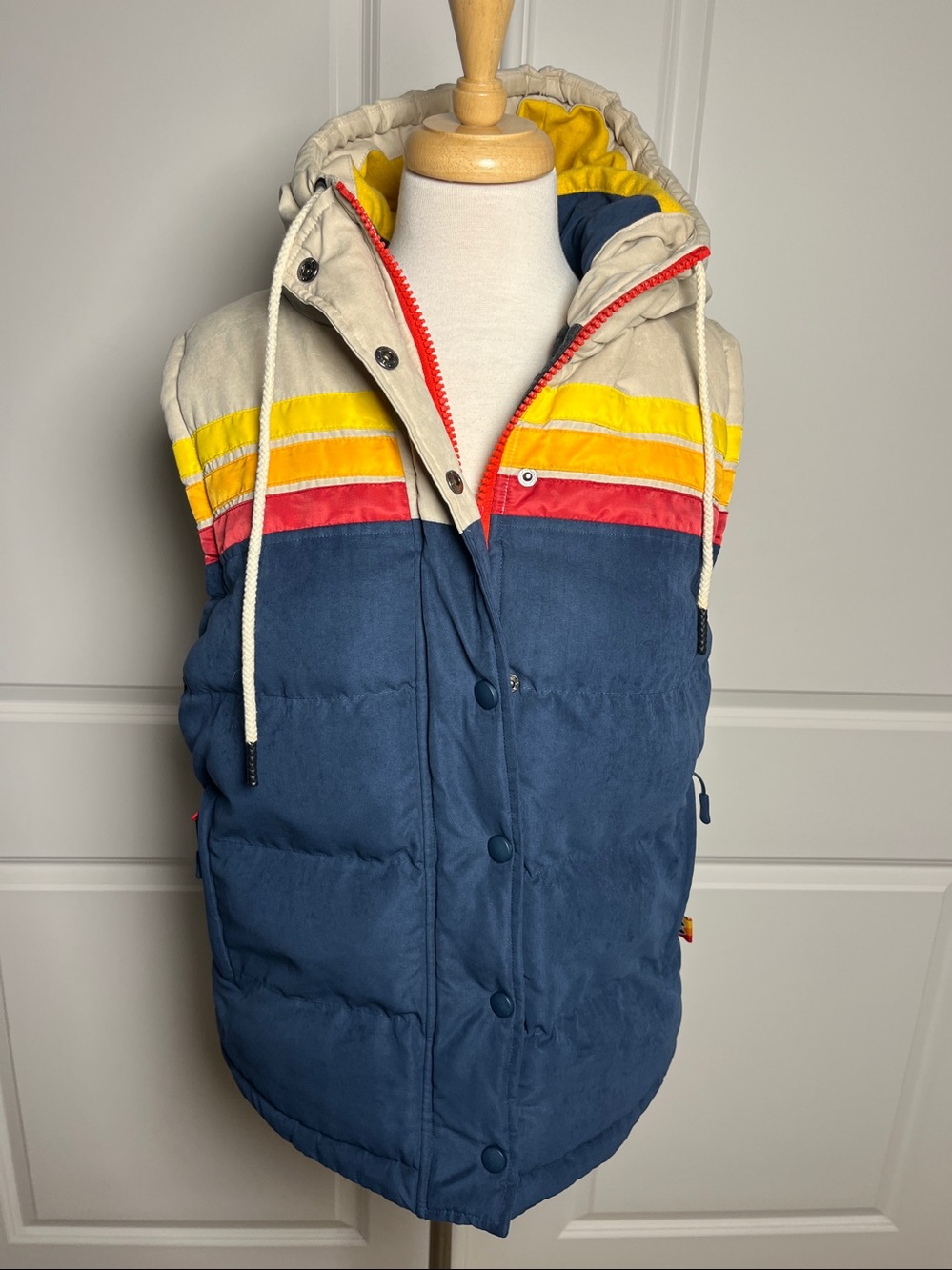 Yocolorado Unisex Epic Fader Puffer Hooded Vest Sz Medium